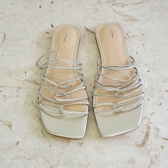 🆕 NEW Women's Marc Fisher Ltd Marcio Slide Sandal, Size 6 and 7 Metallic - Picture 6 of 7